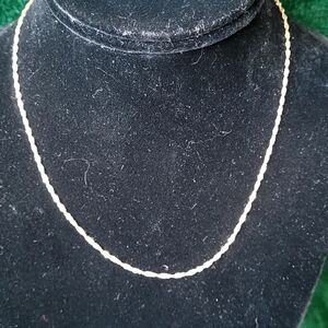 10k Yellow Gold 20" Twisted Singapore Chain 1.42 Grams